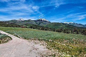 Pet-friendly Moab Cabin w/ Mtn Views & Bbq!