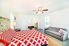 Waterfront Perdido Beach House w/ Canoes & Kayaks!