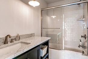 Modern Gearhart Getaway, Walk to Beach & Downtown!