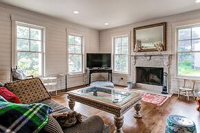 Modern Gearhart Getaway, Walk to Beach & Downtown!