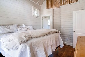 Modern Gearhart Getaway, Walk to Beach & Downtown!