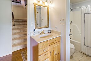 Banner Elk Mountain-view Condo: 3 Mi to Skiing!