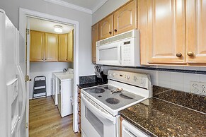 Banner Elk Mountain-view Condo: 3 Mi to Skiing!