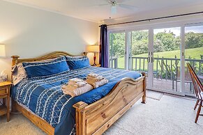 Banner Elk Mountain-view Condo: 3 Mi to Skiing!