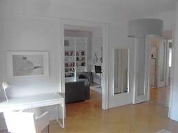 Basilica View Apartment With Balcony