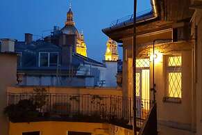 Basilica View Apartment With Balcony