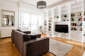 Basilica View Apartment With Balcony