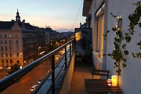 Basilica View Apartment With Balcony