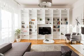 Basilica View Apartment With Balcony