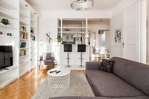 Basilica View Apartment With Balcony