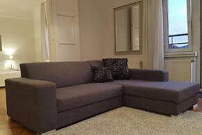 Basilica View Apartment With Balcony