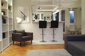 Basilica View Apartment With Balcony