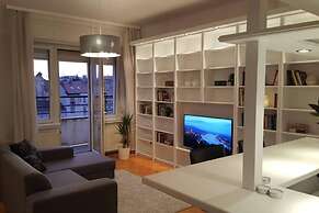 Basilica View Apartment With Balcony