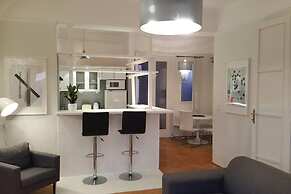 Basilica View Apartment With Balcony