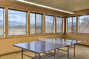 Cozy Family-friendly Fraser Condo w/ Mtn Views!