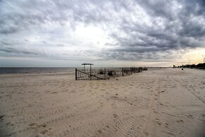 Sleek Gulfport Condo w/ Ocean Views & Pool Access!