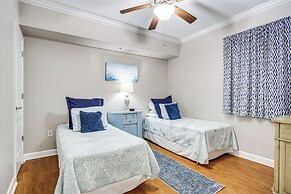 Sleek Gulfport Condo w/ Ocean Views & Pool Access!