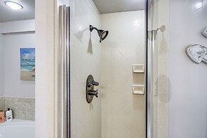 Sleek Gulfport Condo w/ Ocean Views & Pool Access!