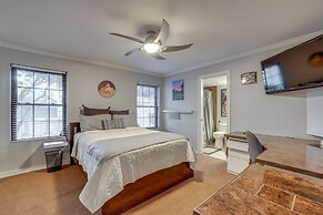 Walk to Park: Scottsdale Condo w/ Community Pool!