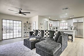 8 mi to Westgate: Family-friendly Glendale Home!