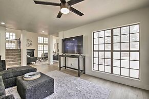 8 mi to Westgate: Family-friendly Glendale Home!