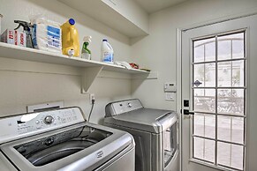 8 mi to Westgate: Family-friendly Glendale Home!