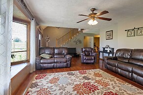 Tranquil Family Home w/ Yard, 14 Mi to Springfield