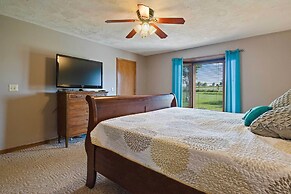 Tranquil Family Home w/ Yard, 14 Mi to Springfield
