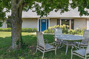 Tranquil Family Home w/ Yard, 14 Mi to Springfield