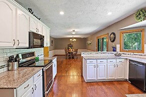 Tranquil Family Home w/ Yard, 14 Mi to Springfield