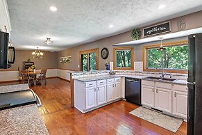 Tranquil Family Home w/ Yard, 14 Mi to Springfield