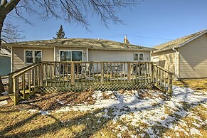 Twin Lakes Escape w/ Deck < 1 Mi to Beach!