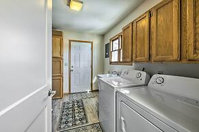 Twin Lakes Escape w/ Deck < 1 Mi to Beach!