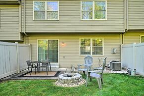 Quiet Townhome w/ Patio ~ 16 Mi to Pittsburgh