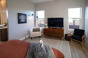 Modern Flagstaff Escape w/ Grill, 3 Mi to Downtown