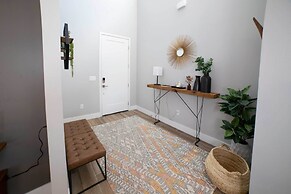 Modern Flagstaff Escape w/ Grill, 3 Mi to Downtown