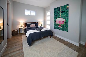 Modern Flagstaff Escape w/ Grill, 3 Mi to Downtown
