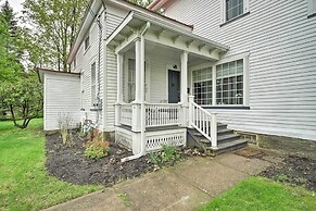 Romantic Apt Near Wineries, Golf & Lake Erie!