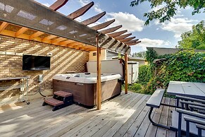 Updated Ranch Apartment w/ Deck - 9 Mi to Downtown