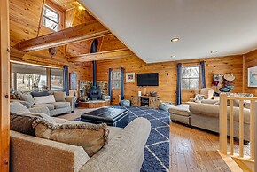 2 Mi to Elk Mountain: Poconos Escape on 11 Acres!