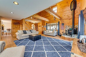 2 Mi to Elk Mountain: Poconos Escape on 11 Acres!