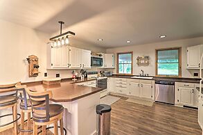 2 Mi to Elk Mountain: Poconos Escape on 11 Acres!