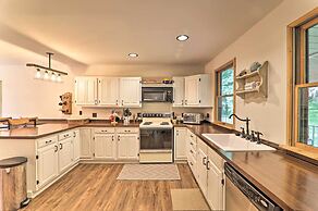 2 Mi to Elk Mountain: Poconos Escape on 11 Acres!