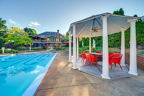Lower-level Pittsburgh Retreat: Hot Tub + Grill!