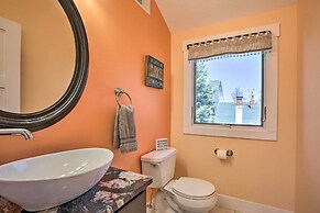 Cozy & Urban Ludington Apt ~ 1 Mi to Lake Michigan