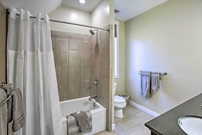 Cozy & Urban Ludington Apt ~ 1 Mi to Lake Michigan