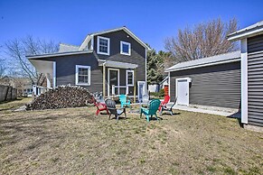 Cozy & Urban Ludington Apt ~ 1 Mi to Lake Michigan