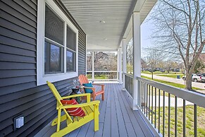 Cozy & Urban Ludington Apt ~ 1 Mi to Lake Michigan