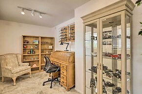 Quiet Sun City Home w/ Grill - Golf & Hike Nearby!