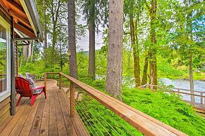 The River House' w/ Deck, on Mckenzie River!